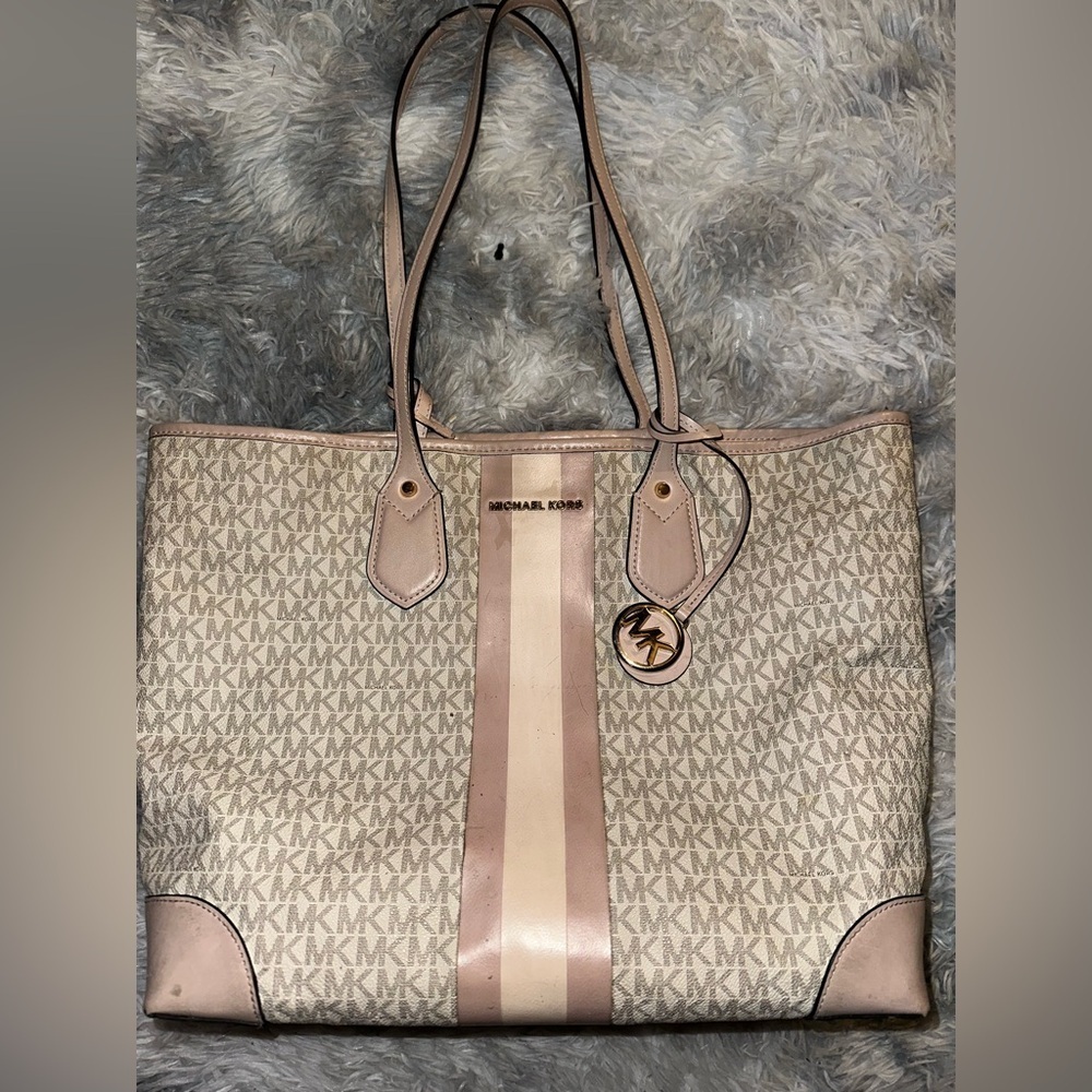 Michael Kors Signature Logo Tote W/Light Pink